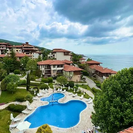 Garden Of Eden Nk Modern C Apartments,