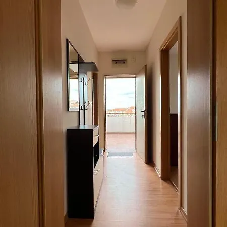 Garden Of Eden Nk Modern C Apartments,